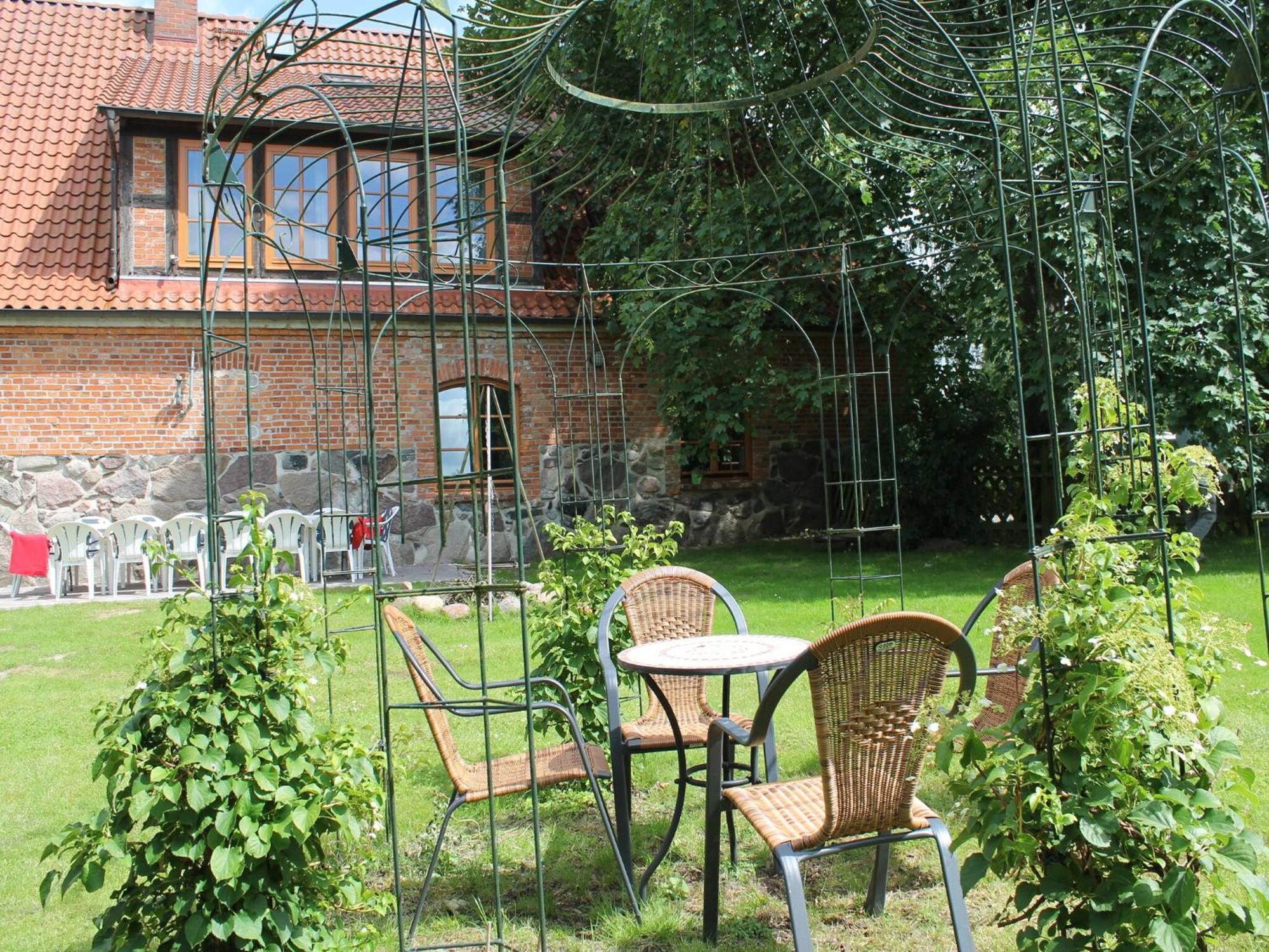 Mansion In Gressow With Terrace Garden Bbq Pond Bicycles Villa Dış mekan fotoğraf